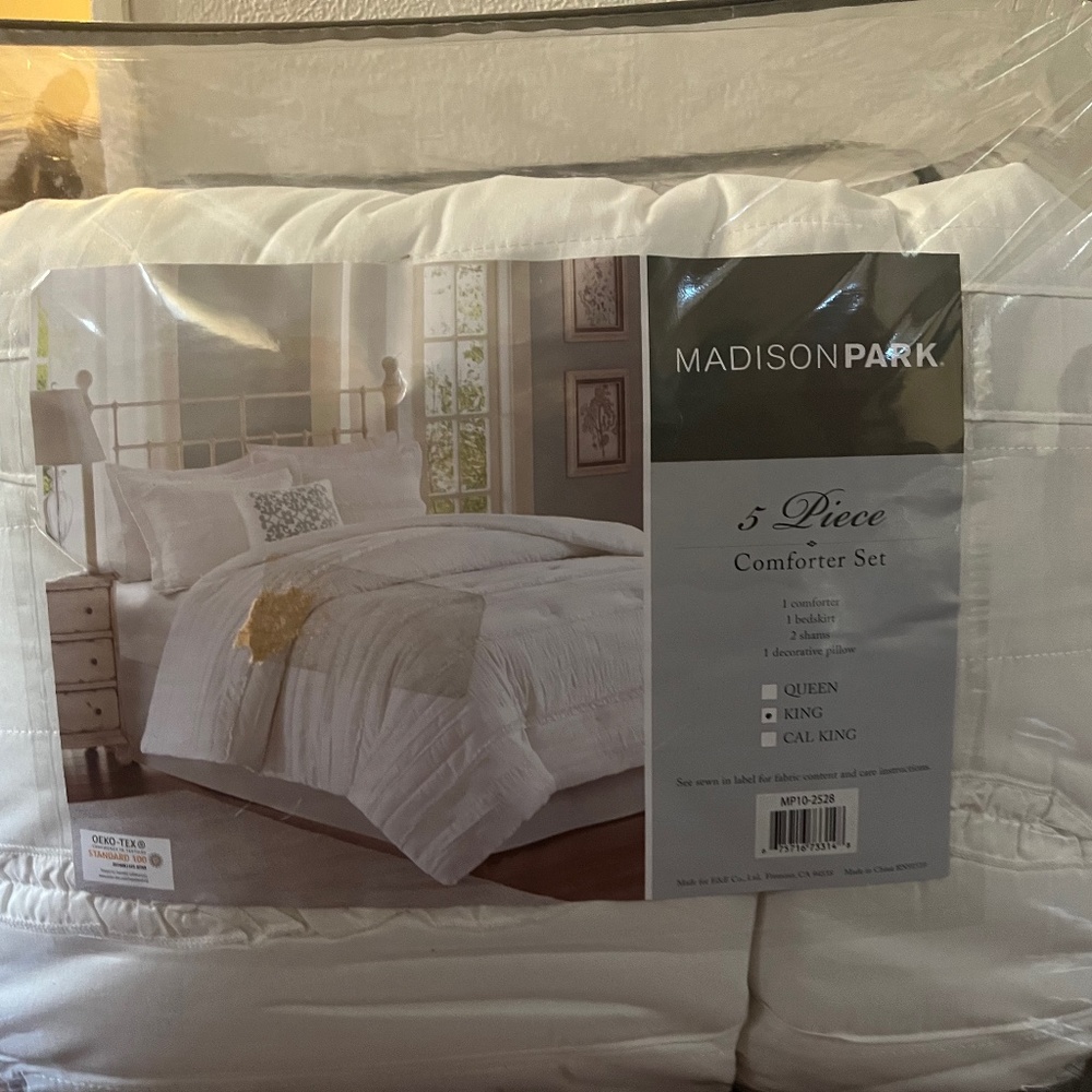 Comforter set - Picture 1 of 1
